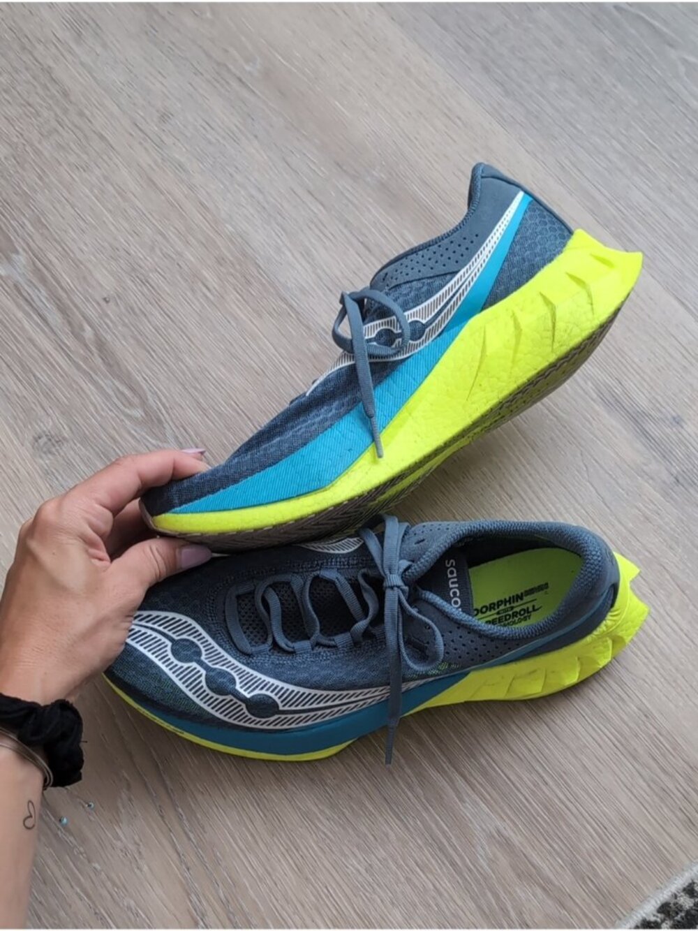 Saucony women  Endorphin  Pro 4 Running Sneakers